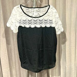 LC Lauren Conrad Lace Blouse Short Sleeve Black and White